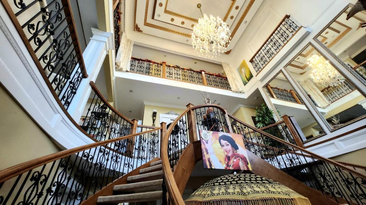 Empress Palace Hotel Surrey Zewnętrze zdjęcie